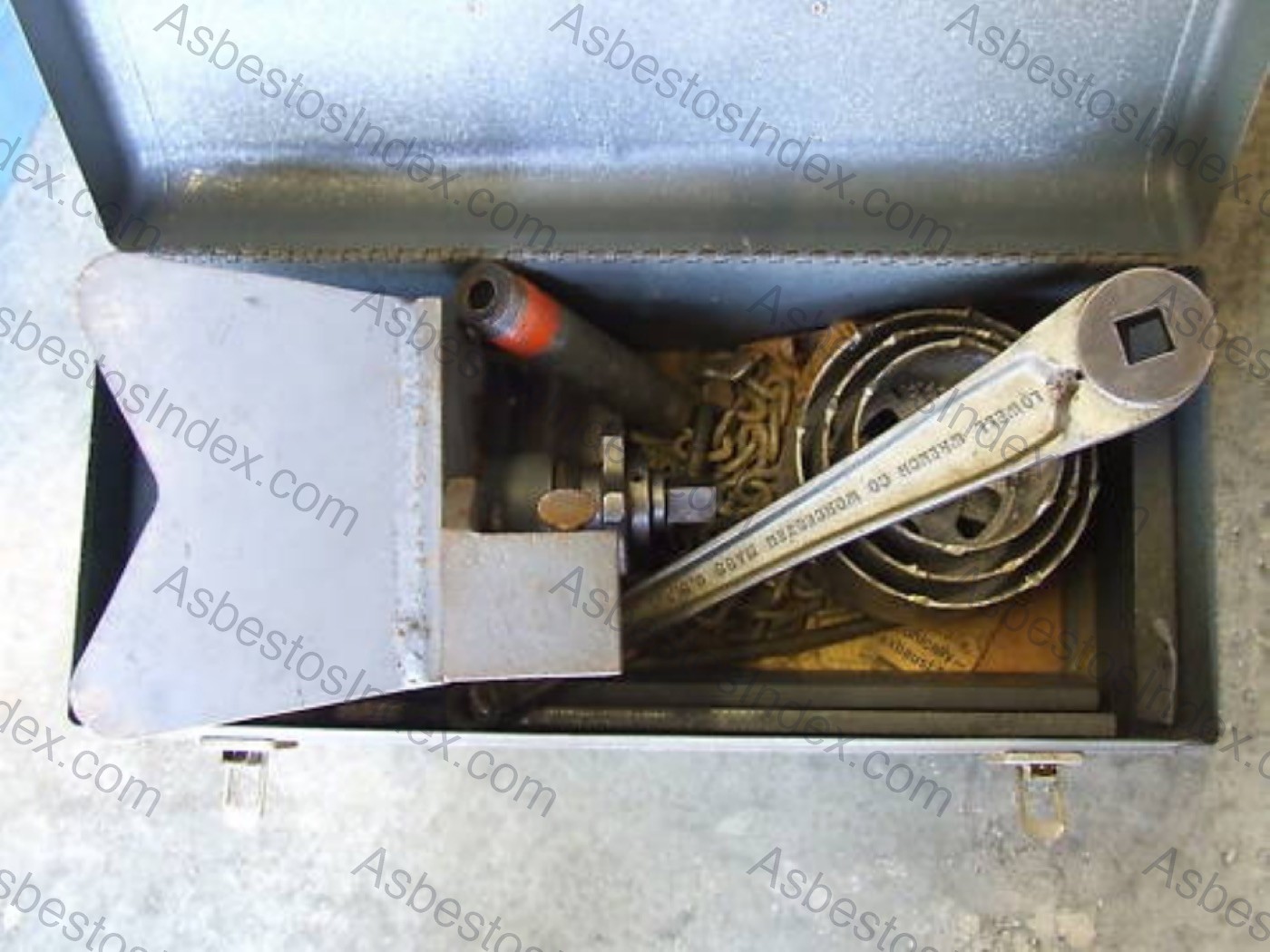 AC pipe tapping and cutting